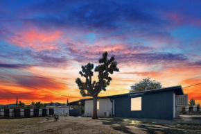 Desert Serenity in Yucca/Joshua Tree w/AC & Fire pit